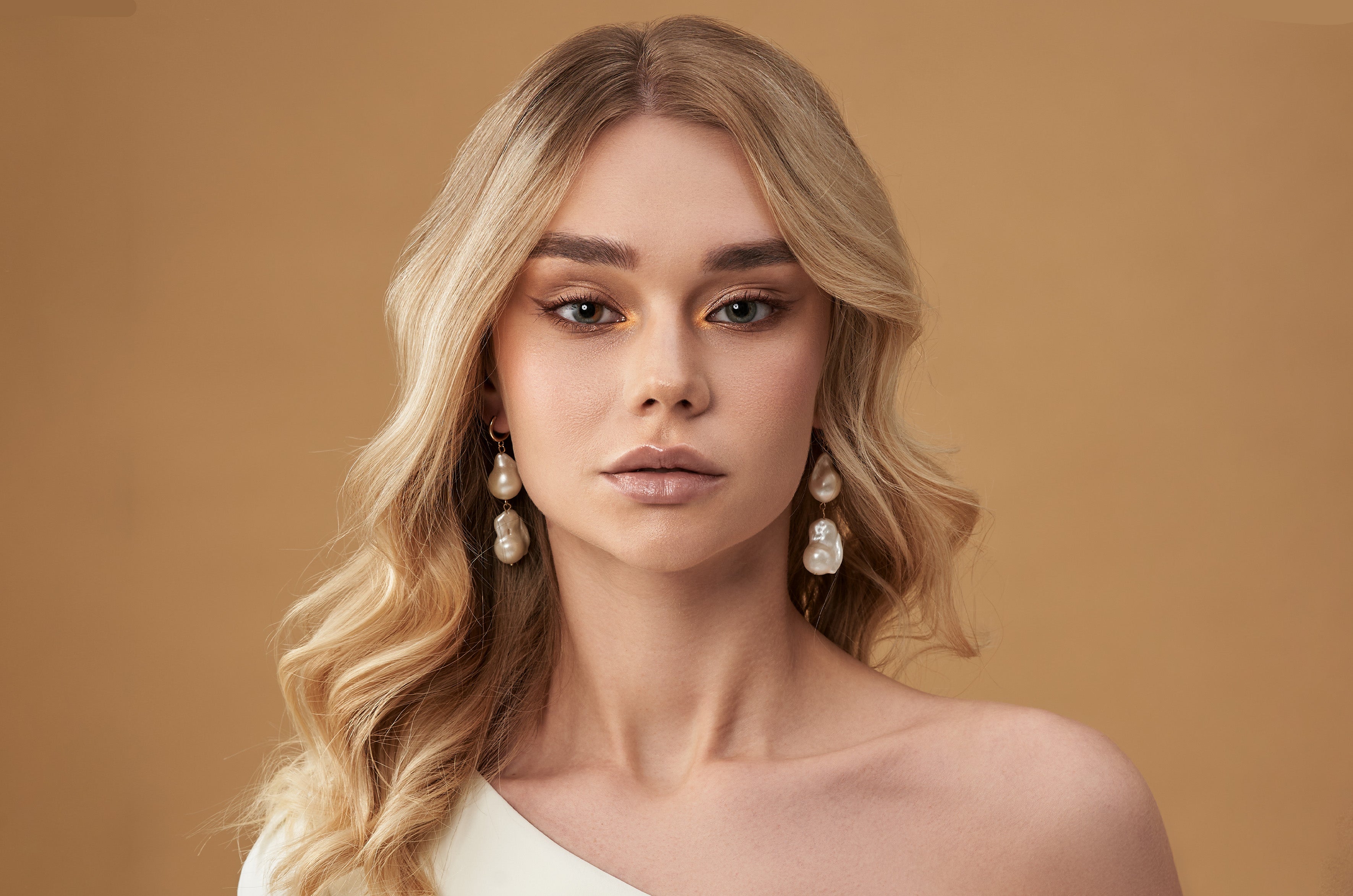Honey Blonde Hair: Color, Care, and Styling Guide